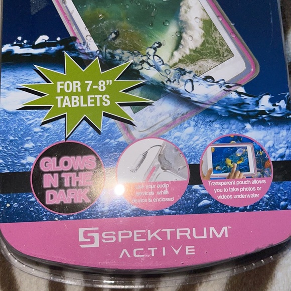 NWT Waterproof Pouch - Picture 3 of 8